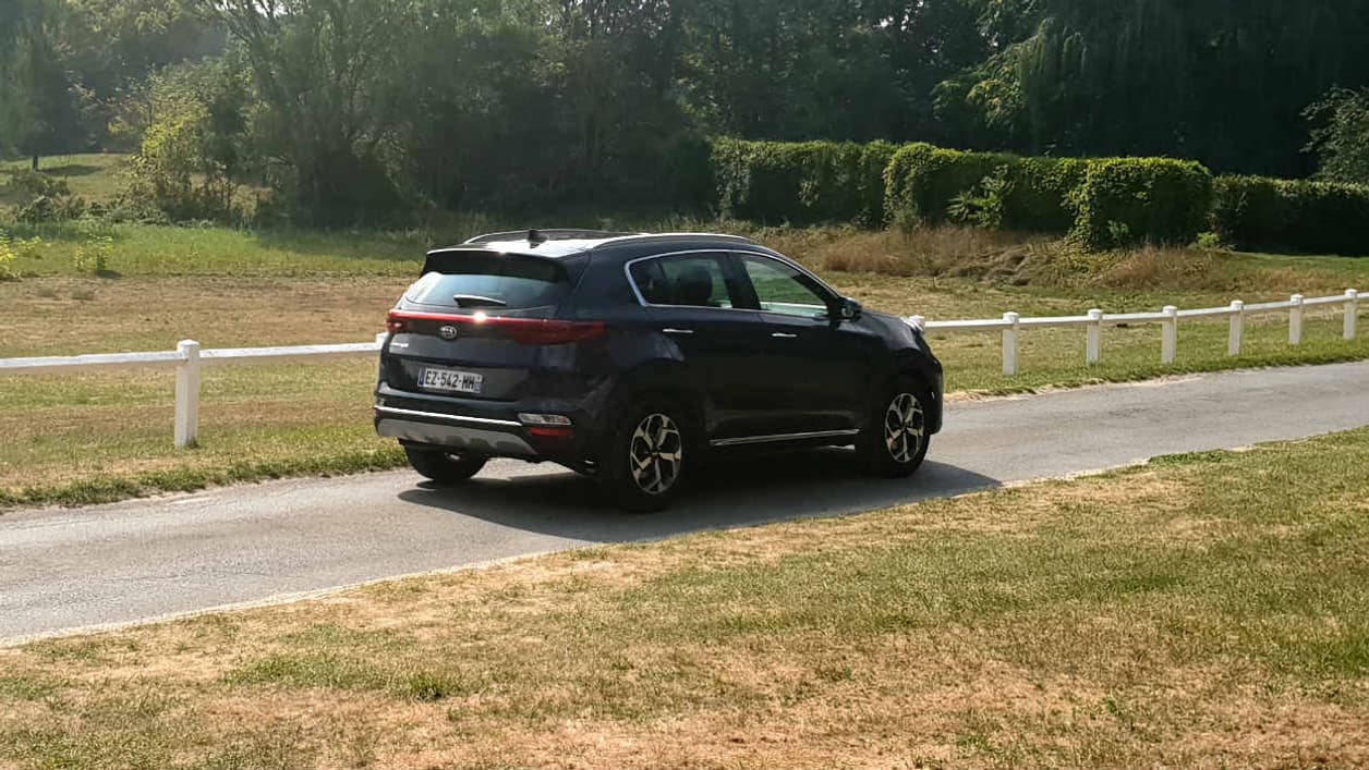 C'est finalement la motorisation diesel 1,6 litre 136 chevaux avec la boite automatique à double embrayage 7 rapports qui nous a semblé la plus cohérente.
