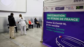 La Stade de France, à Saint-Denis (banlieue de Paris) où se déroule une campagne de vaccination massive contre le Covid-19 