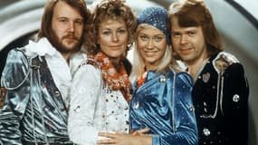 (g-d) Le groupe suédois ABBA, Björn Ulvaeus, Agnetha Faltskog, Anni-Frid Lyngstad et Benny Andersson, lors du concours de l'Eurovision, le 9 février 1874