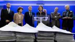 La Haute Autorité de l'UMP est composée de neuf membres, dont cinq appartenant au parti.