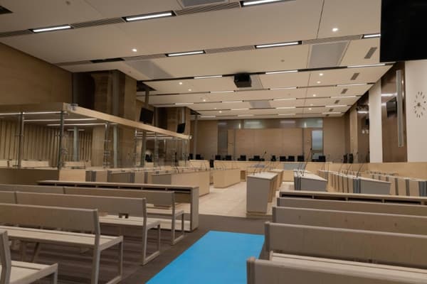 La salle d'audience construite spécialement pour le procès des attentats du 13 novembre 2015 au Palais de justice de Paris, le 4 jjuin 2021 La salle d'audience construite spécialement pour le procès des attentats du 13 novembre 2015 au Palais de justice de Paris, le 4 jjuin 2021