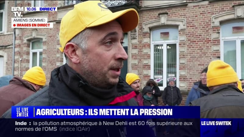 Colère des agriculteurs: des dizaines d'agriculteurs manifestent avec leur tracteur à Amiens