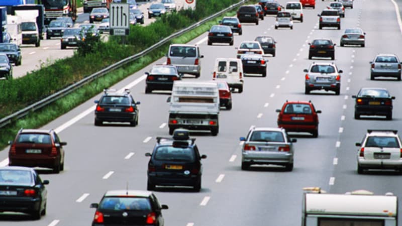 Départs en vacances: 1100 km de bouchons cumulés à la mi-journée