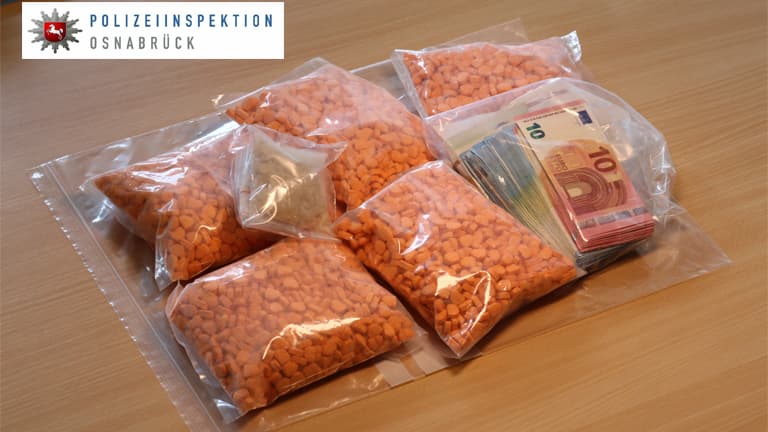 Près de 5.000 pilules d'ecstasy ont été saisies. Près de 5.000 pilules d'ecstasy ont été saisies.