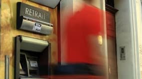 Les députés français ont achevé jeudi, après l'avoir quelque peu "durci", l'examen du projet de loi bancaire qui obligera les établissements financiers à loger, d'ici à 2015, leurs activités les plus spéculatives dans des filiales financées de façon auton