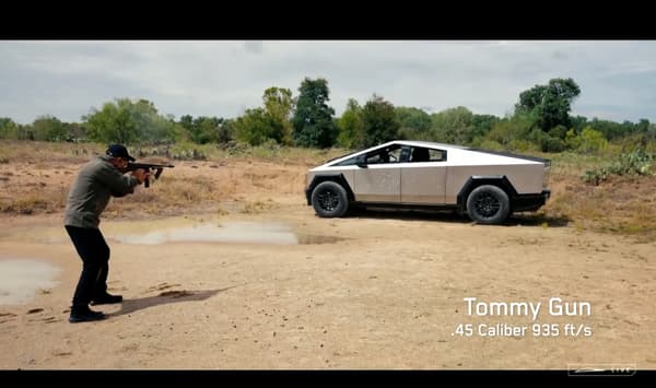 Une carrosserie "bullet proof" promet Tesla.