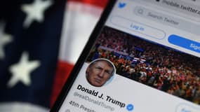 Le compte Twitter du président américain Donald Trump, le 10 août 2020 à Arlington, en Virginie.