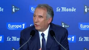 François Bayrou au "Grand Rendez-vous" Europe 1, Le Monde, I-Télé, le 11 octobre 2015.