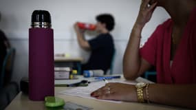 Une lycéenne passe le baccalauréat en pleine canicule, à Bordeaux, le 15 juin 2025