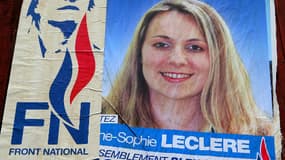 Une affiche de la candidate Anne-Sophie Leclere, exclue du parti pour insultes racistes.