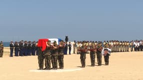 Suivez l'hommage d'Emmanuel Macron à Léon Gautier, dernier héros français du Débarquement