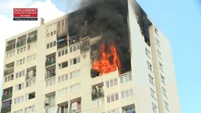 L'incendie a ravagé cinq étages de cet immeuble d'Aubervilliers.
