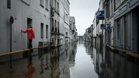 Une rue inondée de la ville de Saintes