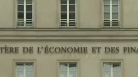 "Gilets jaunes": les zones d'ombre autour du financement des mesures promises Emmanuel Macron