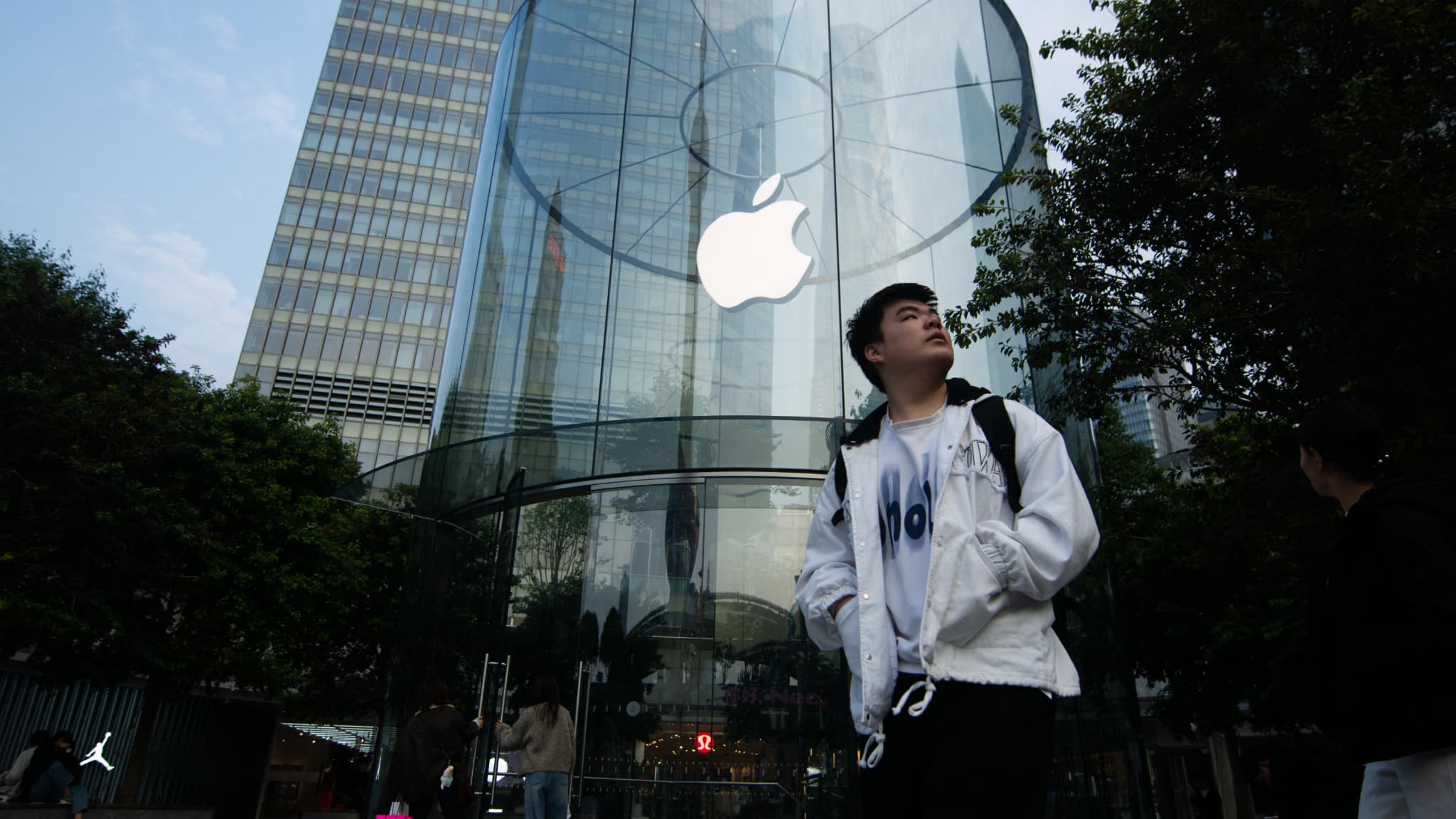 Γενική άποψη ενός καταστήματος Apple στο Lujiazui, Σαγκάη, Κίνα την άνοιξη, 22 Μαρτίου 2026