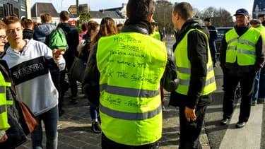 Des gilets jaunes - Image d'illustration