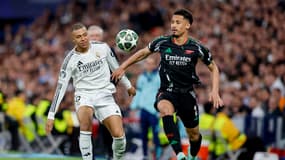 William Saliba au duel avec Kylian Mbappé lors de Real Mdarid-Arsenal (1-2, Ligue des champions), le 16 avril 2025