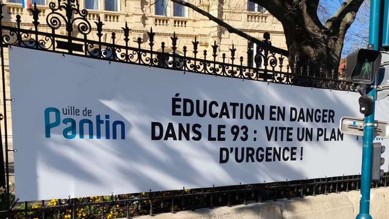 Une affiche alertant sur la situation de l'éducation en Seine-Saint-Denis, à Pantin, en mars 2024. 