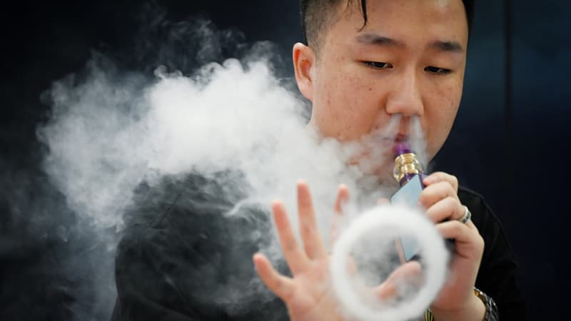 Les autorités chinoises craignent que le vapotage conduisent finalement les adolescents à devenir des fumeurs