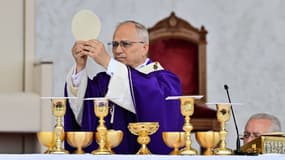 Le pape Léon XIV célèbre une messe sur le front de mer de Beyrouth (Liban), le 2 décembre 2025.