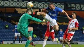Le violent choc entre Kemar Roofe et Ondrej Kolar