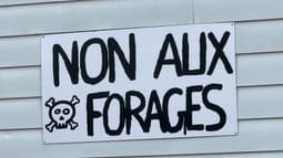 Une affiche contre le projet de forage à Soufflenheim.
