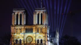 Les répétitions du mapping sur Notre-Dame de Paris, le 5 décembre 2024, avant la réouverture de la cathédrale.