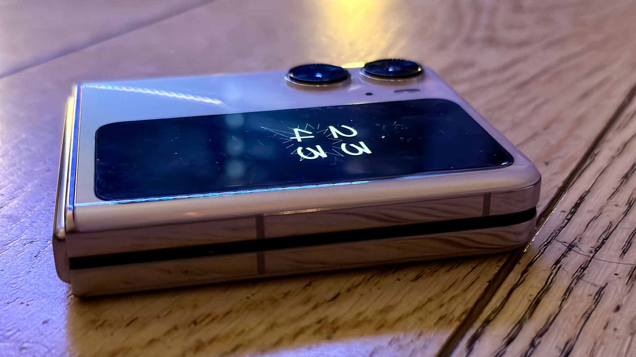 LeOppo Find N2 Flip minimise l'espace entre les deux parties du smartphone LeOppo Find N2 Flip minimise l'espace entre les deux parties du smartphone