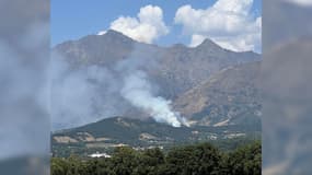Un nouveau départ de feu dans le Champsaur, le 24 août 2023, une trentaine de pompiers mobilisés.