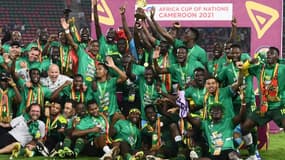 Les Lions de la Téranga du Sénégal sacrés champions d'Afrique devant l'Egypte à Yaoundé, le 6 février 2022
