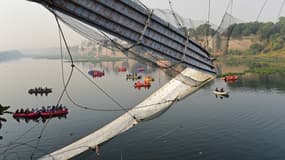 Un pont s'est effondré en Inde causant la mort d'au moins 137 personnes.