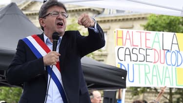 Jean-Luc Mélenchon estime ce dimanche que la "hollandisation de Macron est commencée"