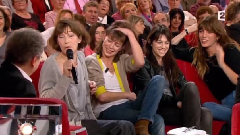 Jane Birkin et ses filles: Kate Barry, Charlotte Gainsbourg et Lou Doillon. Jane Birkin et ses filles: Kate Barry, Charlotte Gainsbourg et Lou Doillon.