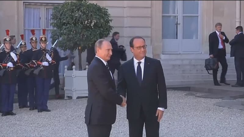 Vladimir Poutine est arrivé à l'Elysée, reçu par François Hollande.