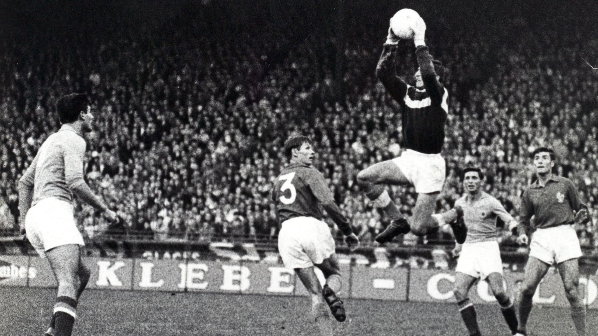 Le gardien français Georges Lamia lors de la défaite en demi-finale de l'Euro 1960 contre la Yougoslavie