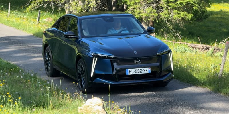Le nouveau fleuron de la gamme DS, le Numéro 8.