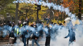 Une manifestation de gilets jaunes à Paris le 20 novembre 2021. 