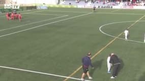 Le coach des benjamins du Real leur apprend le fair-play sur le tas