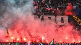 Les fumigènes au Parc des Princes pour PSG-OL
