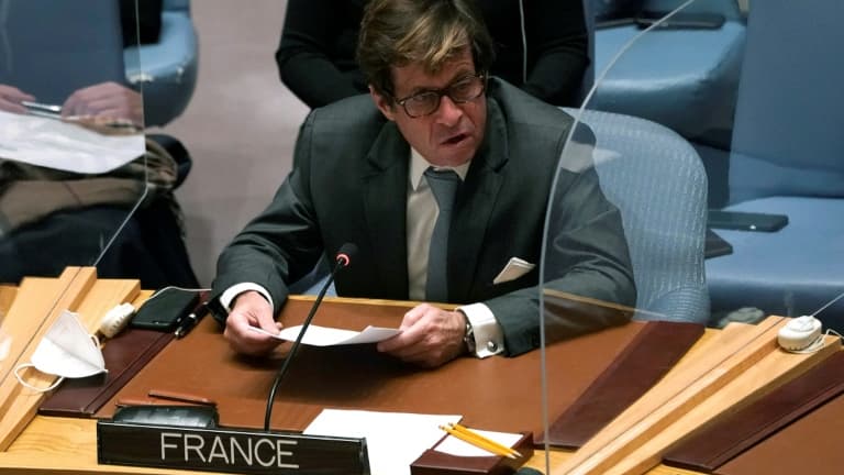 L'ambassadeur français à l'ONU, Nicolas de Rivière, lors d'une réunion d'urgence du Conseil de sécurité sur la situation en Ukraine, le 21 février 2022 à New York