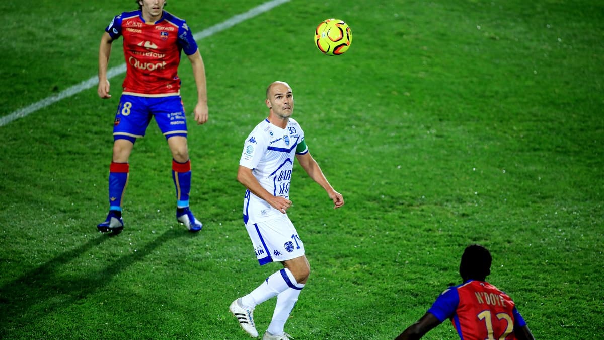 Benjamin Nivet (au centre) va pouvoir toucher un bon pécule après 23 ans de carrière professionnelle Benjamin Nivet (au centre) va pouvoir toucher un bon pécule après 23 ans de carrière professionnelle