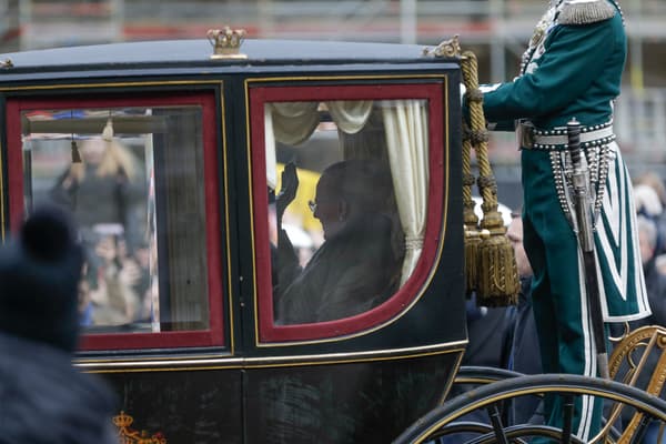 Le carrosse de la reine Margrethe II, en direction du siège du Parlement danois pour signer sa déclaration d'abdication, le 14 janvier 2024.