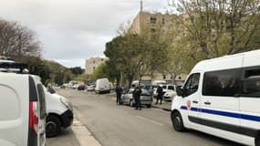 Les forces de l'ordre toujours présentes dans la cité de la Castellane à Marseille une semaine après le début de l'opération "Place nette XXL".