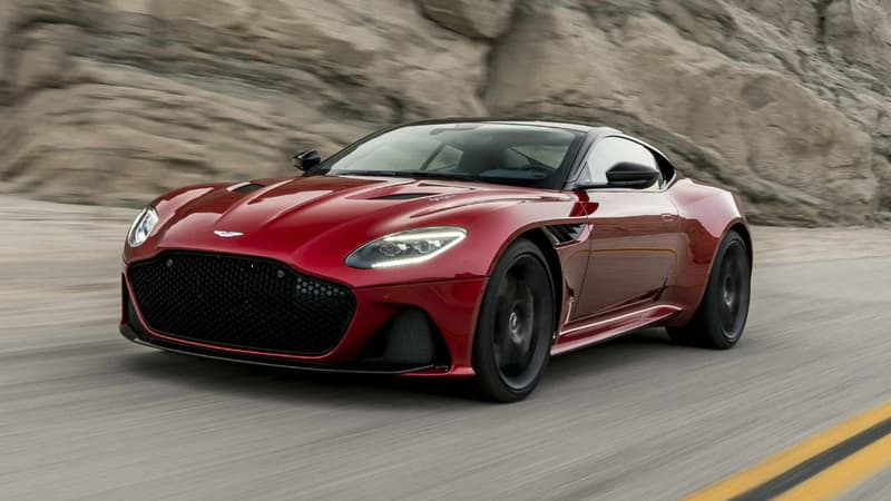 Elle complète la nouvelle gamme Aston Martin : Vantage en entrée de gamme, DB11, et désormais donc DBS Superleggera.