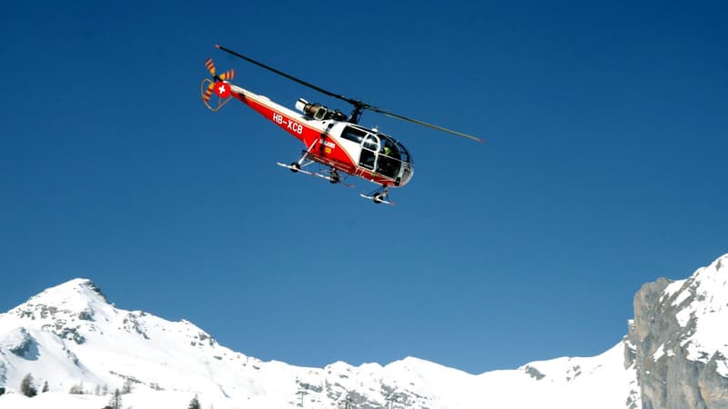 Un hélicoptère de la compagnie d'aviation suisse Air-Glaciers qui permet de réaliser des opérations de secours en montagne. Photo d'illustration