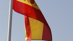 Moody's a abaissé mardi de deux crans la note souveraine de l'Espagne, qui passe de Aa2 à A1 avec perspective négative, jugeant le pays toujours vulnérable aux tensions de marché. /Photo d'archives/REUTERS/Andrea Comas