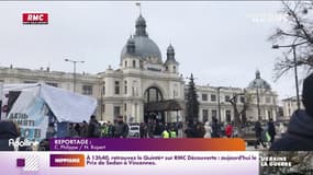 "Il y a des gens du monde entier": la gare de Lviv, point de passage obligé pour ceux qui fuient l'invasion russe