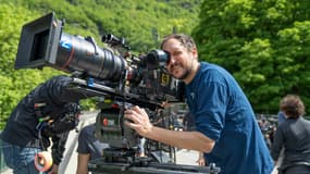 Le réalisateur Louis Leterrier sur le tournage de "Loin du Périph"