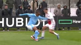 David Chigwada, attaquant anglais (16 ans) évoluant au centre de formation de Manchester City, et son geste fou dans un tournoi de jeunes