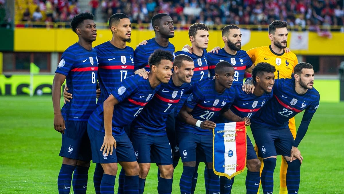 Есть команда в чемпионате франции. Сборная Франции ЧМ 2022. Футбольная сборная Франции. Сборная Франции по футболу 2022. Сборный Франция футбол.